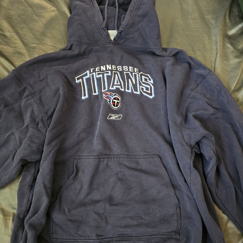 titains hoodie